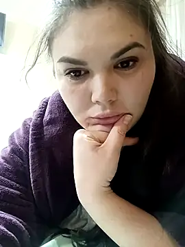 Snapshot of Maru992699 chatting on 12/13/25, 10:04 Maru992699 online show from 12/13/25, 10:04