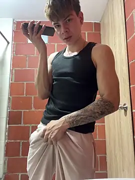 Snapshot of Handsome_boys69 chatting on 03/15/26, 11:00 Handsome boys69 online show from 03/15/26, 11:00