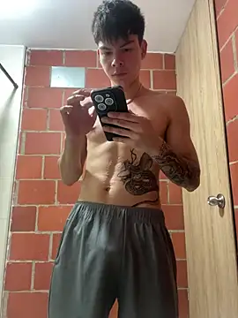 Snapshot of Handsome_boys69 chatting on 04/12/26, 12:15 Handsome boys69 online show from 04/12/26, 12:15