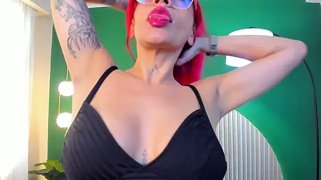 Snapshot of ambervans chatting on 11/25/25, 06:19 ambervans online show from 11/25/25, 06:19