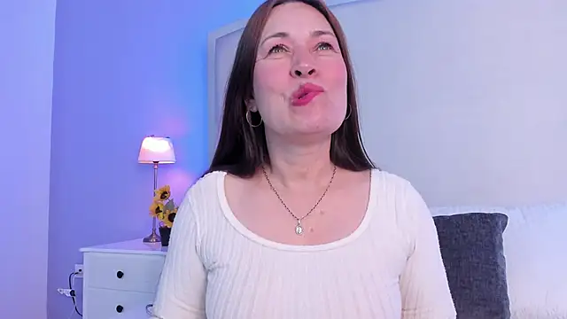 Snapshot of helen_larkin chatting on 02/24/26, 07:34 helen larkin online show from 02/24/26, 07:34