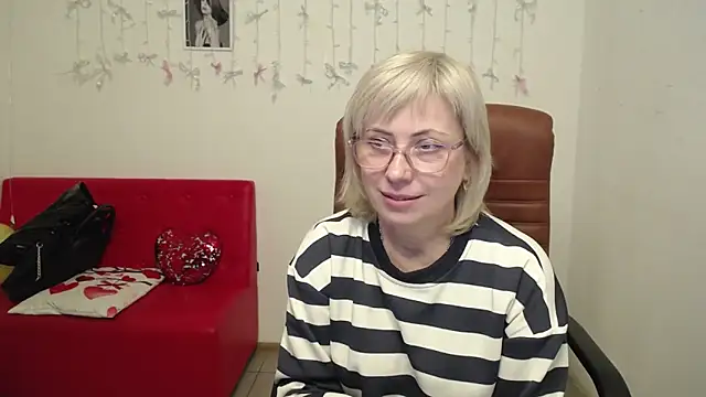 LaurenWishy online show from 01/19/26, 12:20