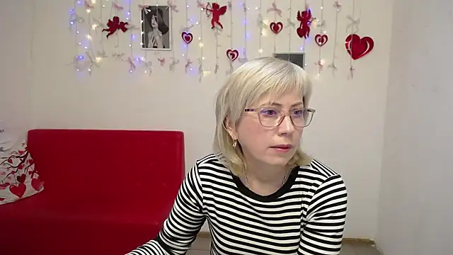 LaurenWishy online show from 02/08/26, 05:33