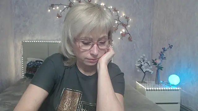 Snapshot of LaurenWishy chatting on 03/13/26, 12:12 LaurenWishy online show from 03/13/26, 12:12