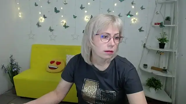 Snapshot of LaurenWishy chatting on 03/15/26, 05:57 LaurenWishy online show from 03/15/26, 05:57