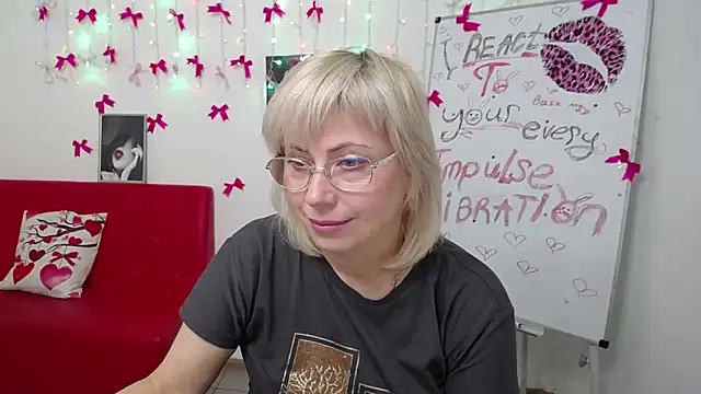 Snapshot of LaurenWishy chatting on 03/23/26, 06:28 LaurenWishy online show from 03/23/26, 06:28