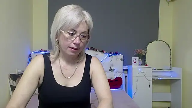 Snapshot of LaurenWishy chatting on 04/28/26, 02:27 LaurenWishy online show from 04/28/26, 02:27