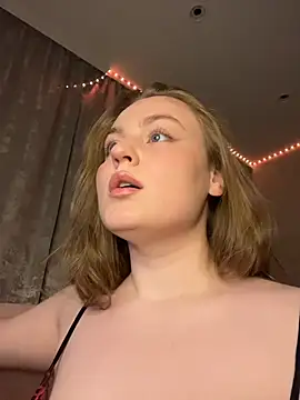 Snapshot of _whorimi chatting on 11/20/25, 01:22 whorimi online show from 11/20/25, 01:22