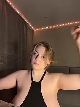 Snapshot of _whorimi chatting on 11/21/25, 02:49 whorimi online show from 11/21/25, 02:49