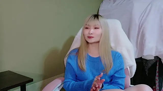 Snapshot of miyu0003 chatting on 03/31/26, 01:33 miyu0003 online show from 03/31/26, 01:33