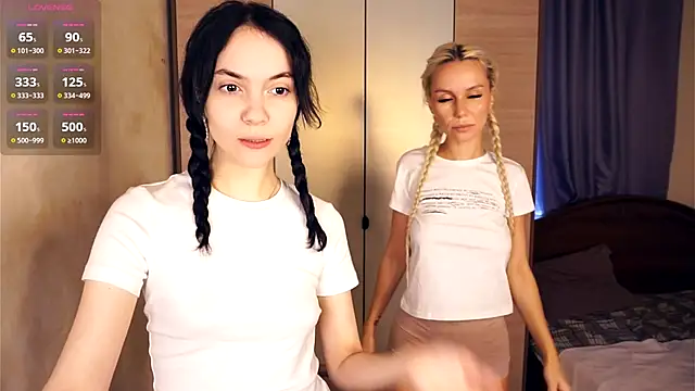 LorrieWilcinski online show from 12/21/25, 06:53