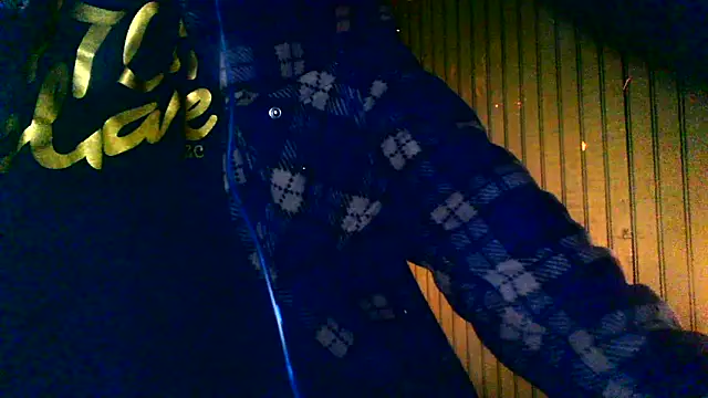 Snapshot of SeductiveIce69 chatting on 12/20/25, 10:55 SeductiveIce69 online show from 12/20/25, 10:55