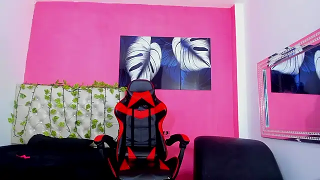 MiaAndTeylor online show from 11/20/25, 07:24