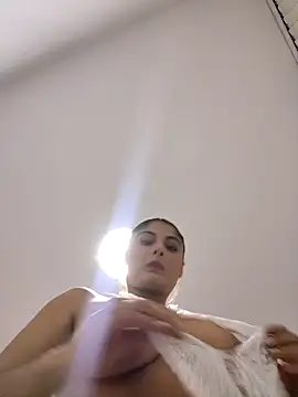 Snapshot of Laia_torres1 chatting on 03/11/26, 03:45 Laia torres1 online show from 03/11/26, 03:45