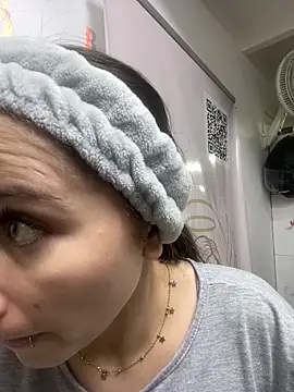 MiaWhiteBunny online show from 04/04/26, 09:23