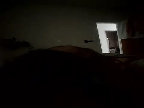 Snapshot of Bruninhahot86 chatting on 11/20/25, 12:38 Bruninhahot86 online show from 11/20/25, 12:38