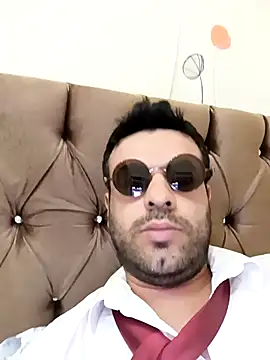 Snapshot of kevinschool chatting on 11/19/25, 01:27 kevinschool online show from 11/19/25, 01:27