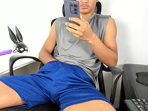 Snapshot of maikol_twinkx chatting on 02/03/26, 02:55 maikol twinkx online show from 02/03/26, 02:55