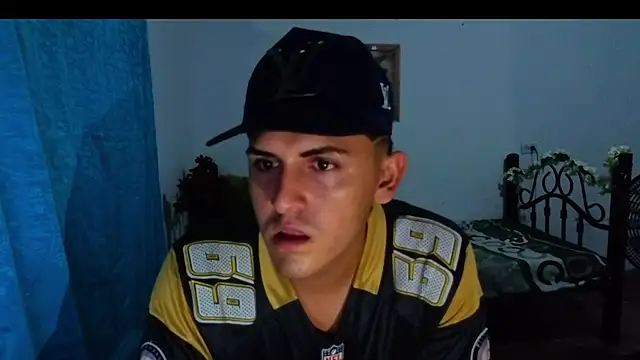 yan-l18 online show from 11/20/25, 02:56