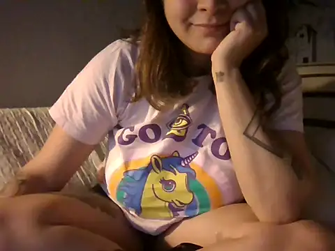 Snapshot of xxxluana chatting on 11/25/25, 05:40 xxxluana online show from 11/25/25, 05:40