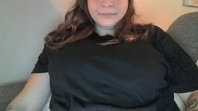 Snapshot of xxxluana chatting on 04/23/26, 03:08 xxxluana online show from 04/23/26, 03:08