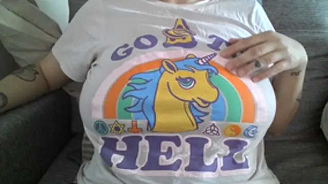 Snapshot of xxxluana chatting on 06/08/26, 07:03 xxxluana online show from 06/08/26, 07:03