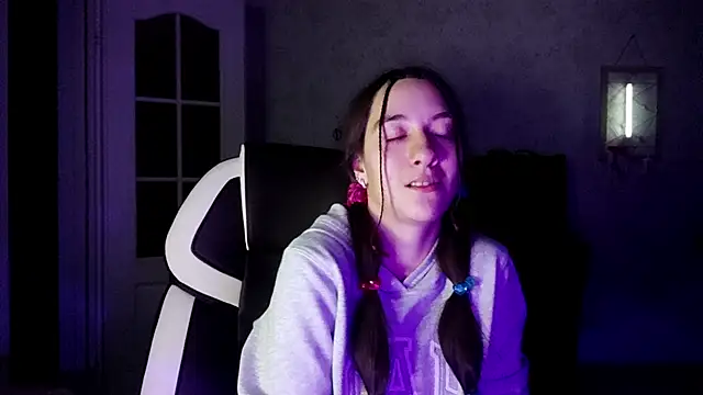 NildaGerrero online show from 11/20/25, 07:35