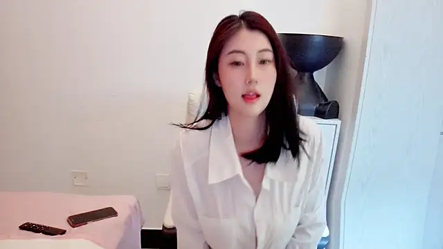 XIAOFENG-2025 online show from 12/22/25, 08:44