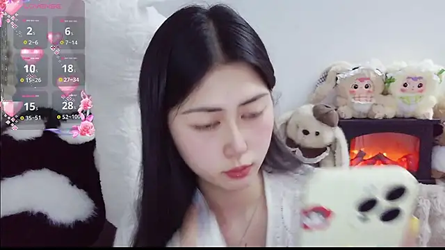 Snapshot of TuTu-077 chatting on 04/01/26, 11:00 TuTu-077 online show from 04/01/26, 11:00