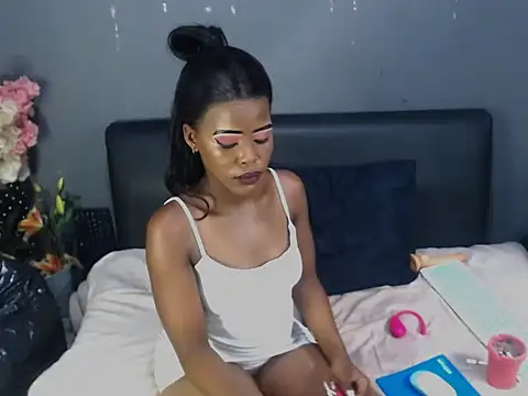 Ebonyteen18 online show from 01/06/26, 10:08