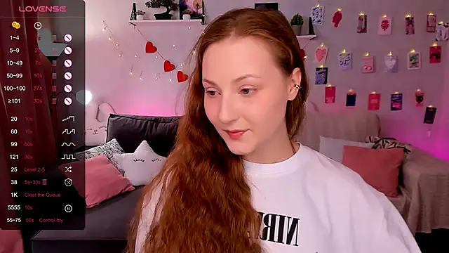 Snapshot of velvet_cherry_ chatting on 03/15/26, 08:53 velvet cherry online show from 03/15/26, 08:53