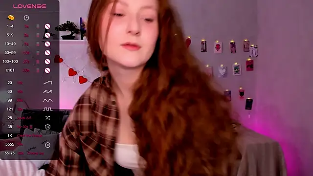 Snapshot of velvet_cherry_ chatting on 03/20/26, 09:14 velvet cherry online show from 03/20/26, 09:14