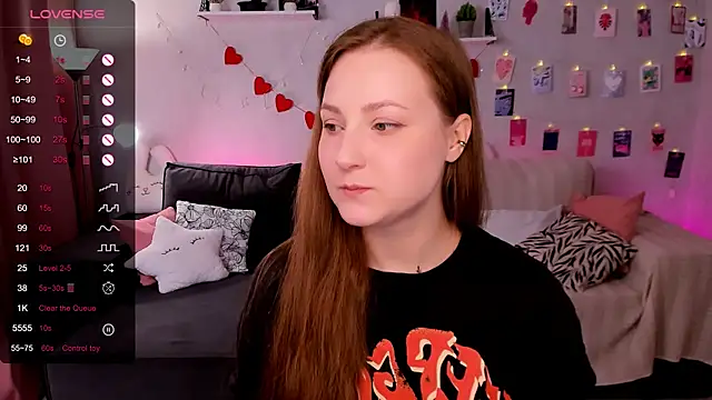 Snapshot of velvet_cherry_ chatting on 03/26/26, 08:53 velvet cherry online show from 03/26/26, 08:53