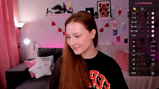 Snapshot of velvet_cherry_ chatting on 04/17/26, 09:01 velvet cherry online show from 04/17/26, 09:01