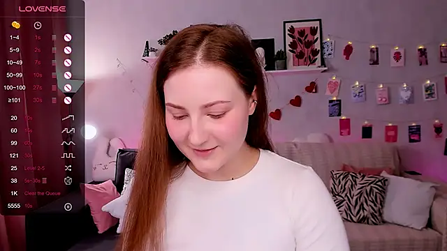 Snapshot of velvet_cherry_ chatting on 04/24/26, 09:01 velvet cherry online show from 04/24/26, 09:01