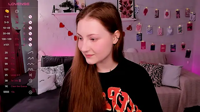 Snapshot of velvet_cherry_ chatting on 04/25/26, 07:55 velvet cherry online show from 04/25/26, 07:55