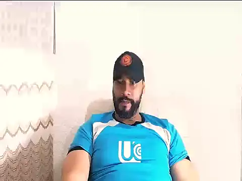 Snapshot of musclehetero chatting on 03/14/26, 05:24 musclehetero online show from 03/14/26, 05:24