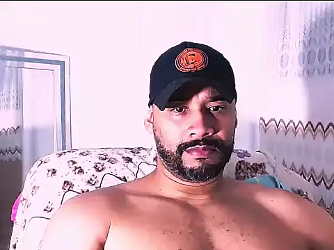 Snapshot of musclehetero chatting on 03/19/26, 04:27 musclehetero online show from 03/19/26, 04:27