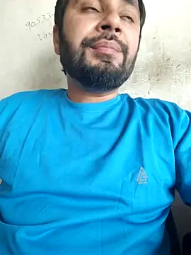 Snapshot of Cute_Lucky chatting on 03/31/26, 08:15 Cute Lucky online show from 03/31/26, 08:15