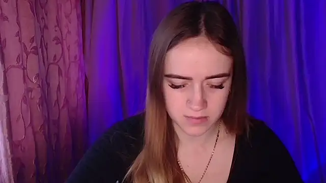 Illa May online show from 12/23/25, 11:08