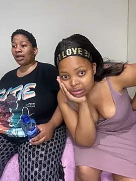 Snapshot of CamilaXXX20 chatting on 03/08/26, 09:29 CamilaXXX20 online show from 03/08/26, 09:29