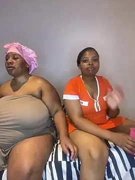 Snapshot of CamilaXXX20 chatting on 03/20/26, 06:13 CamilaXXX20 online show from 03/20/26, 06:13