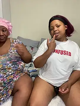 Snapshot of CamilaXXX20 chatting on 04/15/26, 08:09 CamilaXXX20 online show from 04/15/26, 08:09