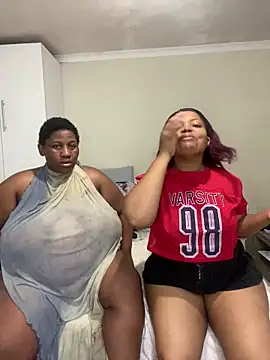 Snapshot of CamilaXXX20 chatting on 04/18/26, 06:56 CamilaXXX20 online show from 04/18/26, 06:56