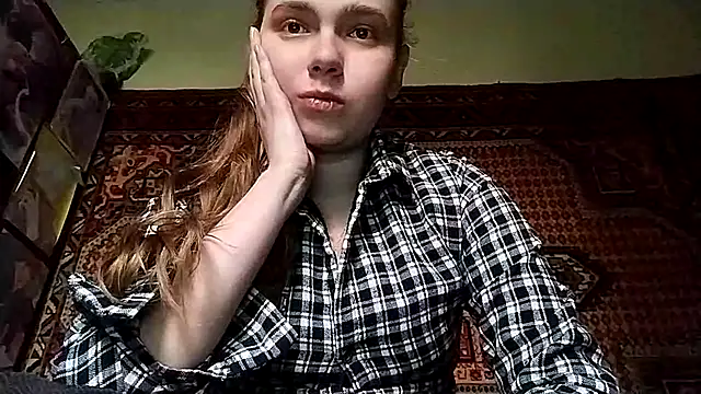 Snapshot of KikiBang chatting on 11/27/25, 08:27 KikiBang online show from 11/27/25, 08:27