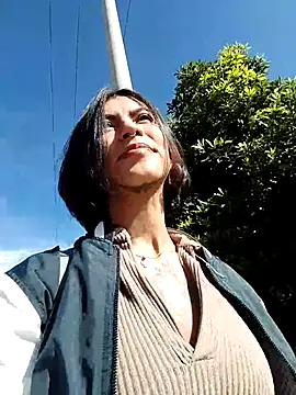 Snapshot of Zoe_addiction chatting on 12/01/25, 02:00 Zoe addiction online show from 12/01/25, 02:00