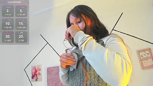 Julieta Lein  online show from 12/04/25, 10:40