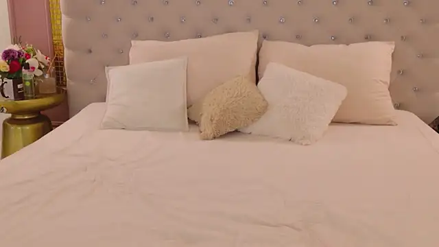 LilyLevine online show from 01/13/26, 05:02