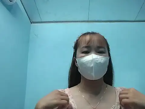 Snapshot of LinhChi09 chatting on 06/11/26, 07:28 LinhChi09 online show from 06/11/26, 07:28