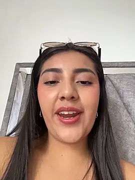 Snapshot of Sammyy_torres chatting on 03/06/26, 04:58 Sammyy torres online show from 03/06/26, 04:58